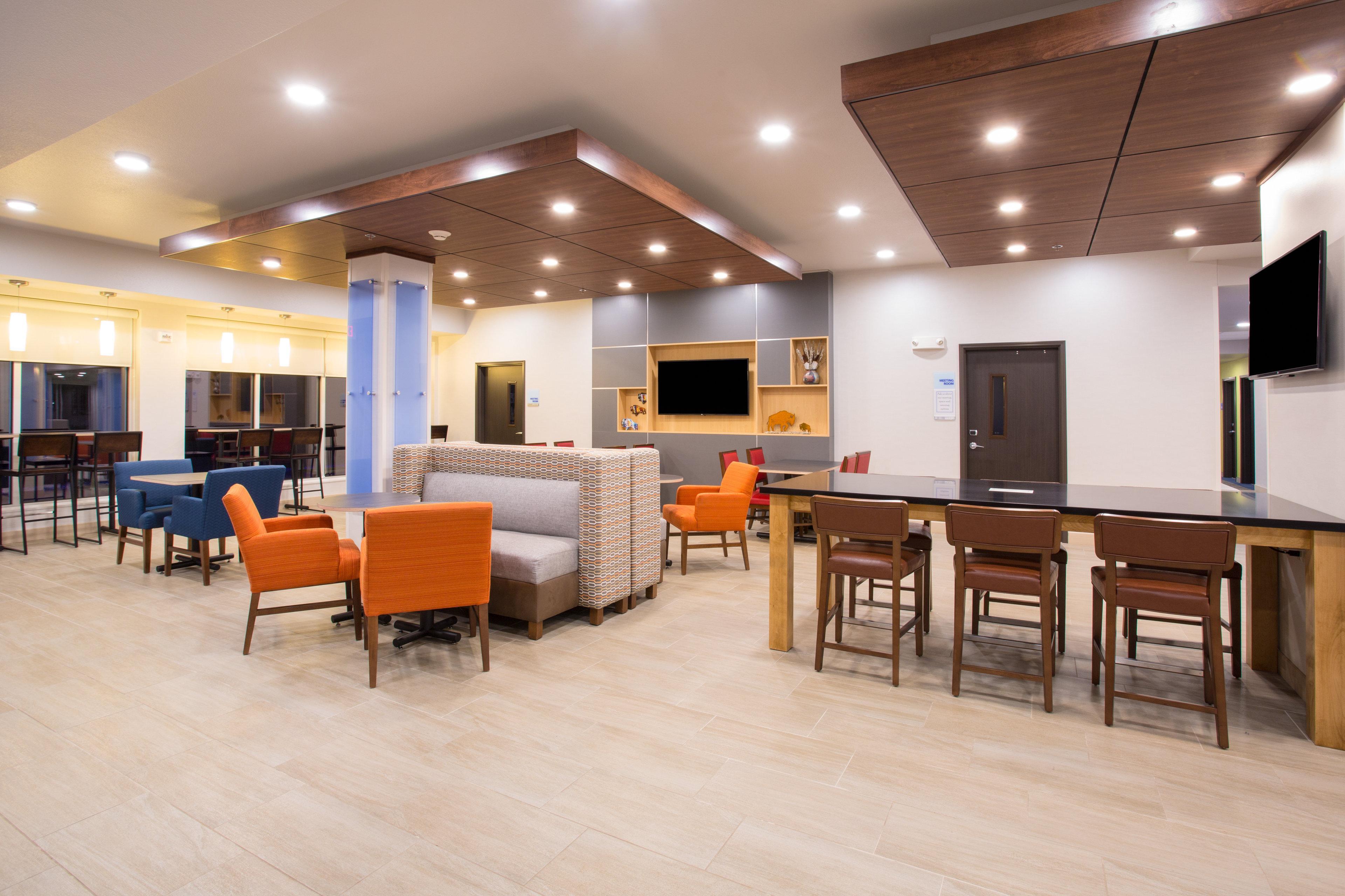 Holiday Inn Express & Suites - Rapid City - Rushmore South By Ihg Exterior photo